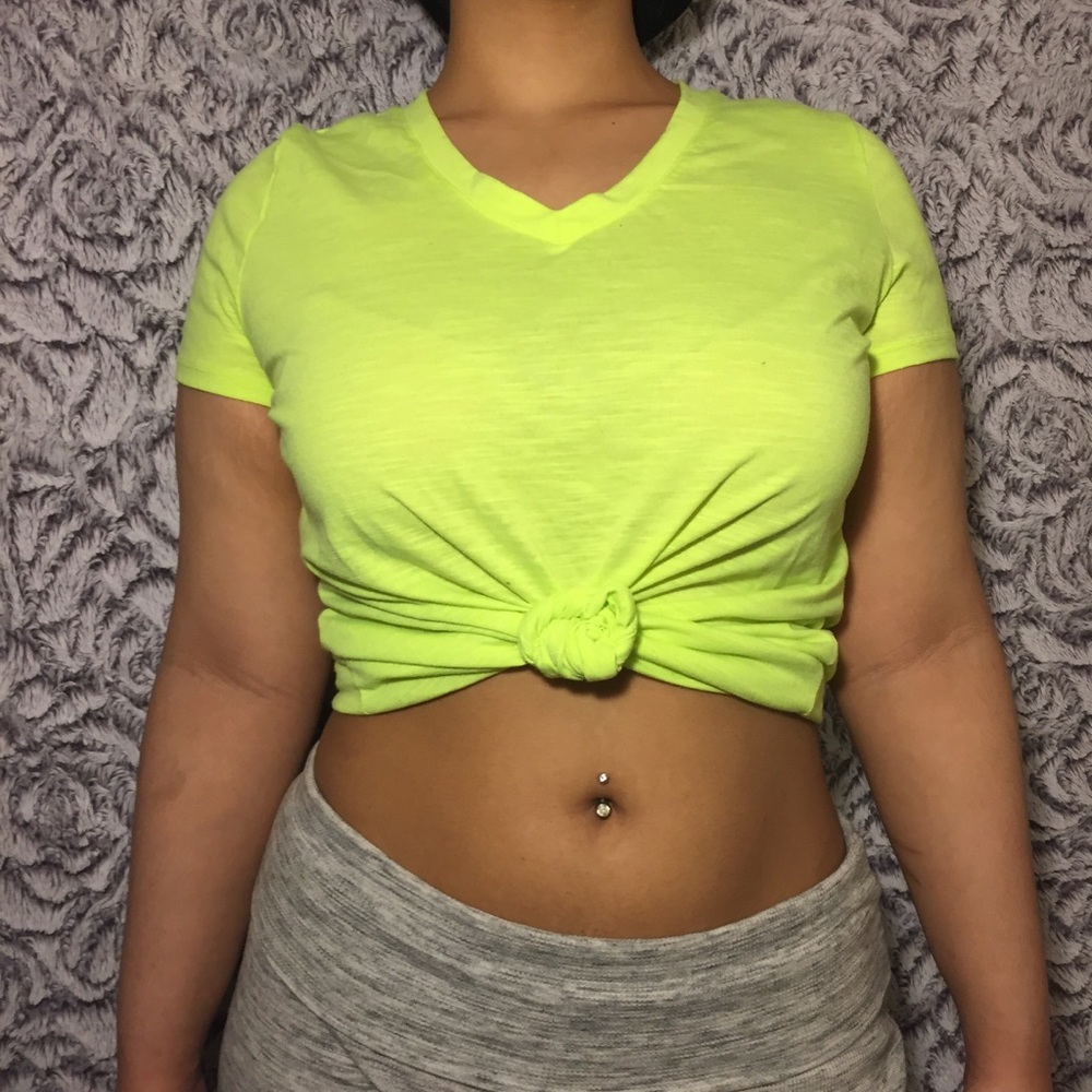 BRAND NEW Neon green t -shirt 💚